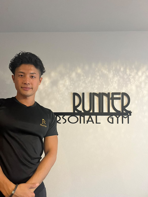 長谷拓実さんのプロフィール——サッカーの膝の手術が、トレーニングとの出会いに